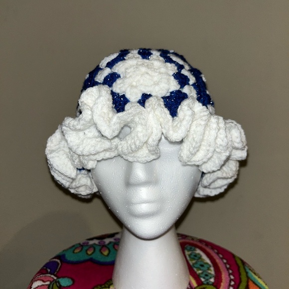 Alice Ruffle Beanie - Picture 1 of 3